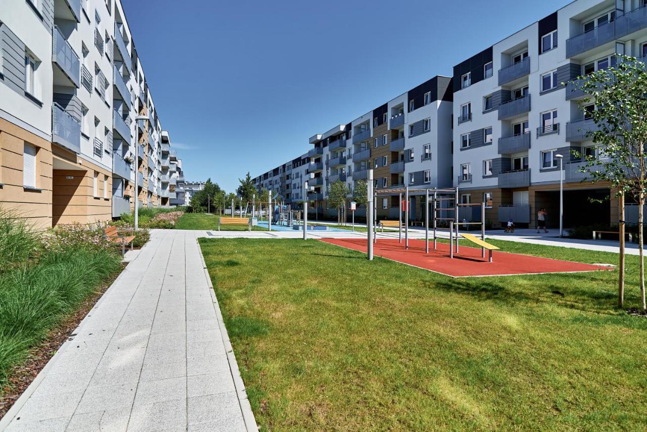 Modern Apartments Wroclaw By Renters Екстериор снимка
