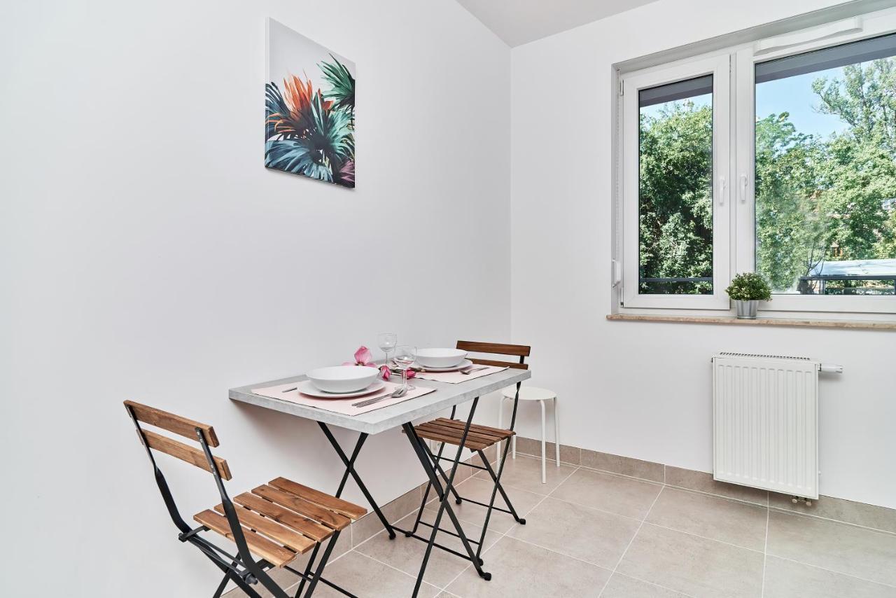 Modern Apartments Wroclaw By Renters Екстериор снимка