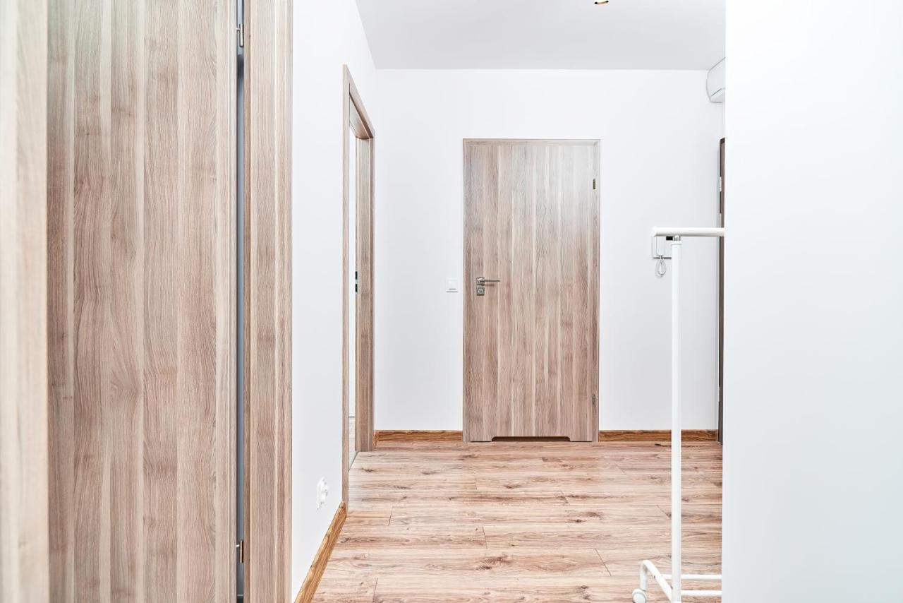 Modern Apartments Wroclaw By Renters Екстериор снимка