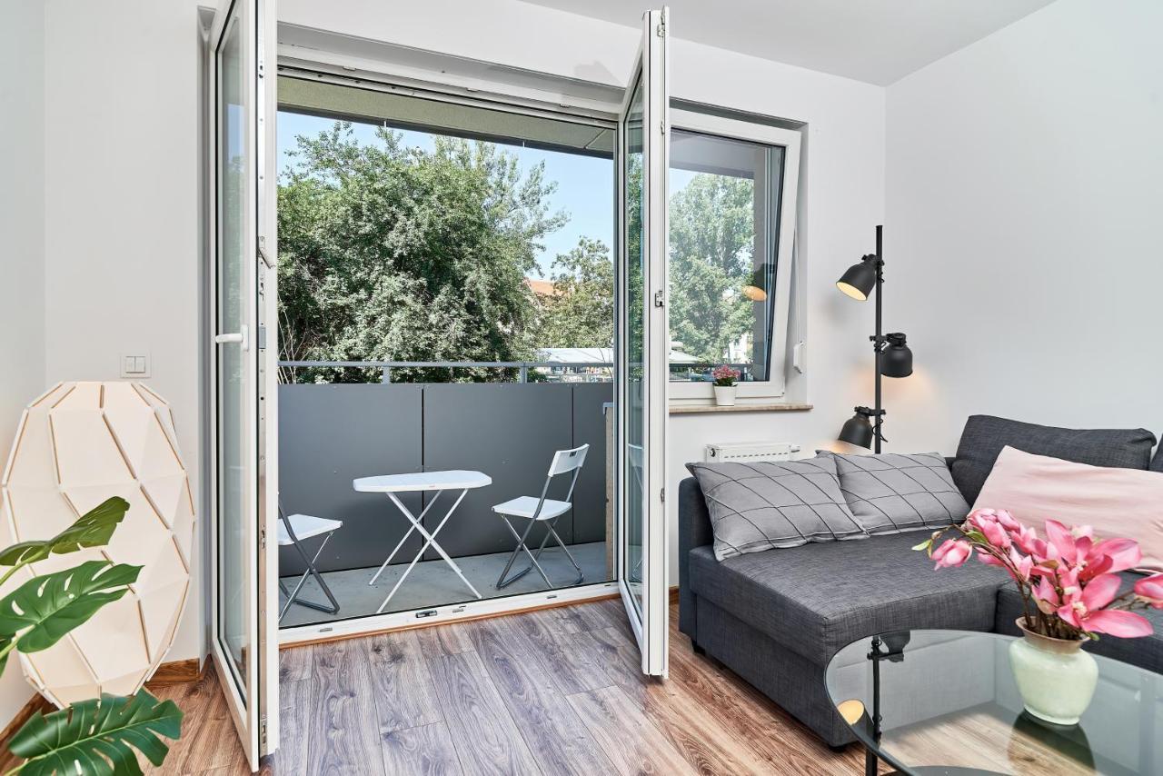 Modern Apartments Wroclaw By Renters Екстериор снимка